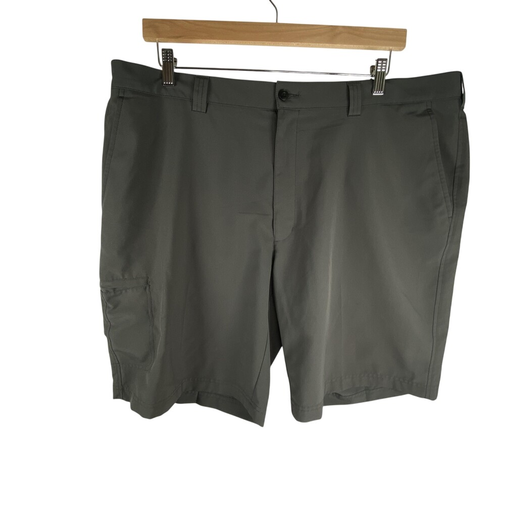 PGA TOUR Shorts Mens 42 Gray Cargo Golf Performance 9 Inseam Flat Front